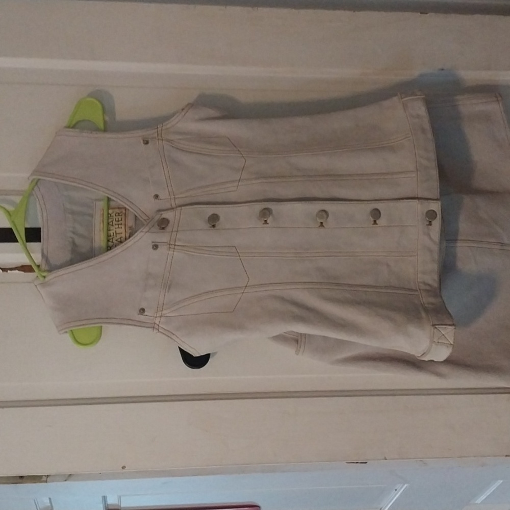 Adorable two piece suede vest and skirt size extra small .